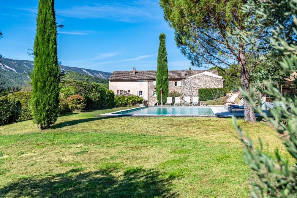 Photographs of Mas de la Salamandre villa in Provence - Image 16 of 57