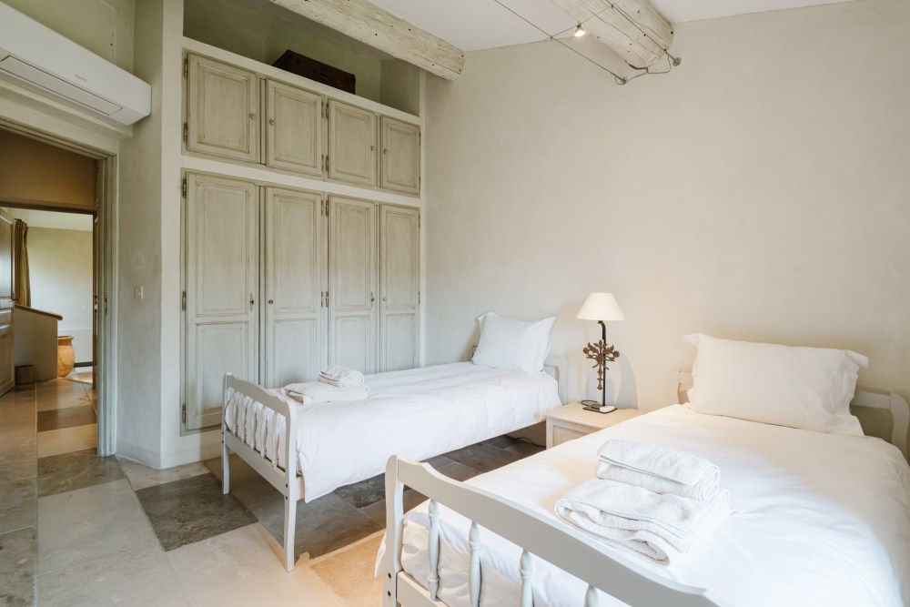 Photographs of La Maison de Cabrières villa in Provence - Image 23 of 27