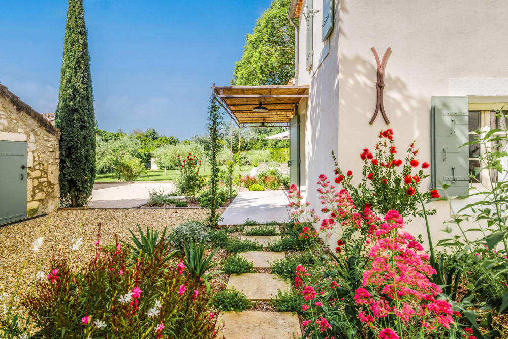 Photographs of Bijou de Paradou villa in Provence - Image 12 of 36