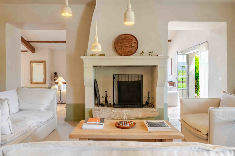 Photographs of New! Mas des Lumières villa in Provence - Image 9 of 40