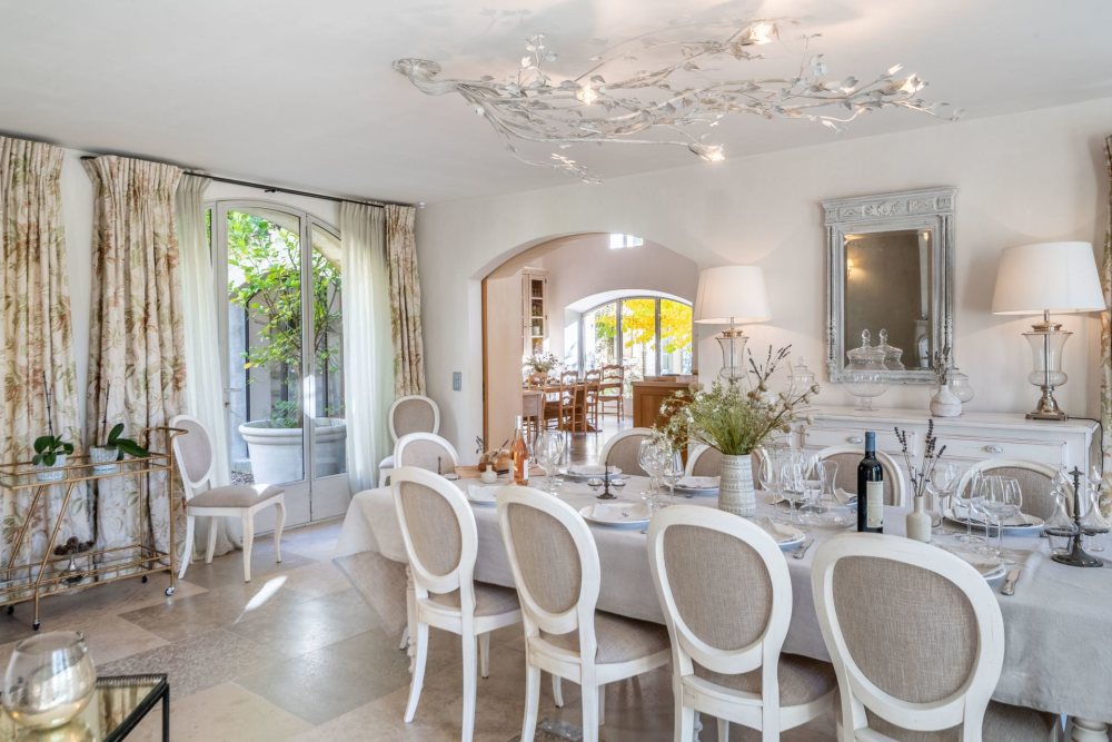 Photographs of Mas des Constellations villa in Provence - Image 8 of 49