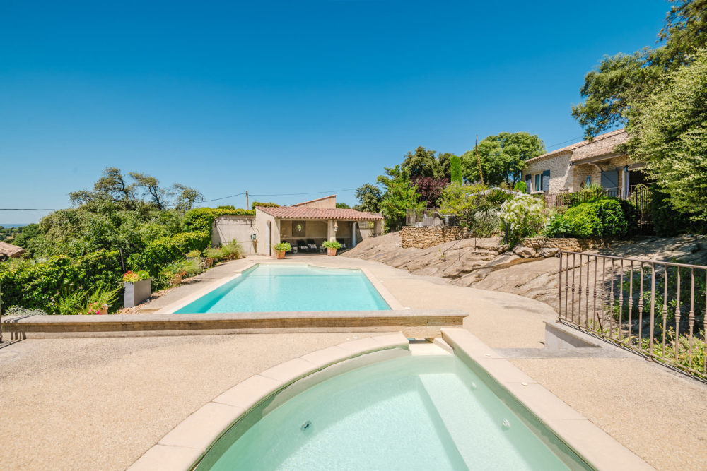 Photographs of Mas des Rocailles villa in Provence - Image 27 of 41