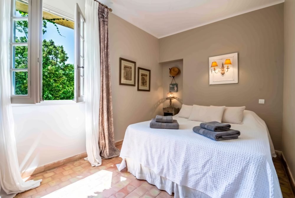 Photographs of Le Mas de Gancel villa in Provence - Image 33 of 41