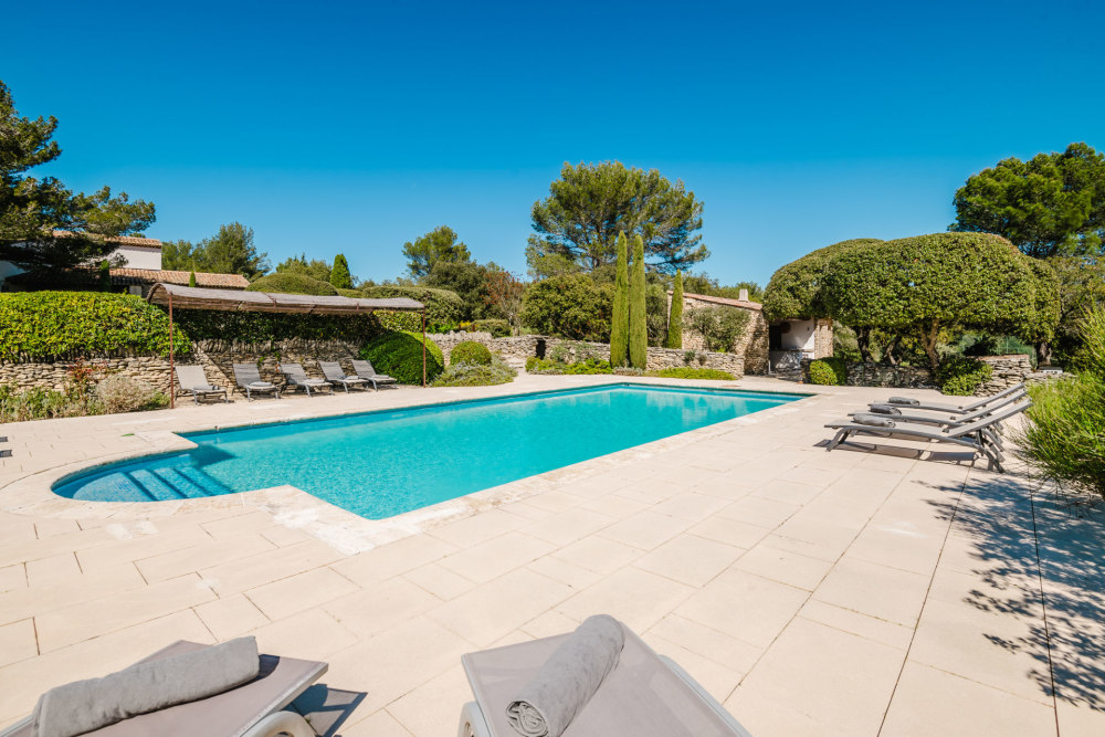 Photographs of Mas des Imberts villa in Provence - Image 5 of 48