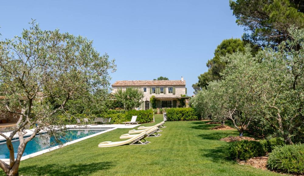 Photographs of Mas des Agapanthes villa in Provence - Image 2 of 41
