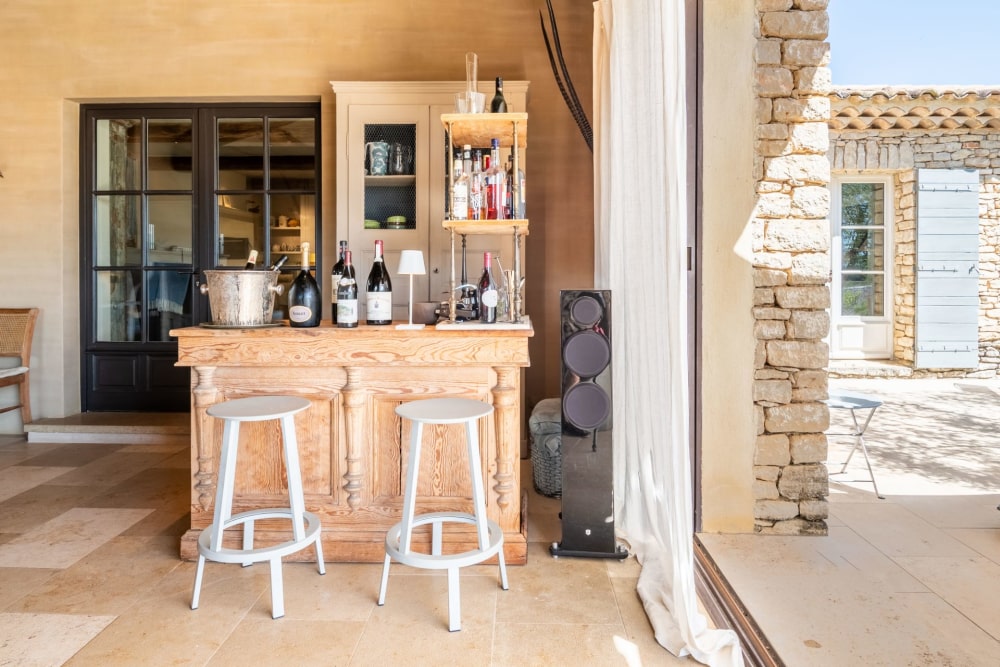 Photographs of Mas des Murets villa in Provence - Image 7 of 48