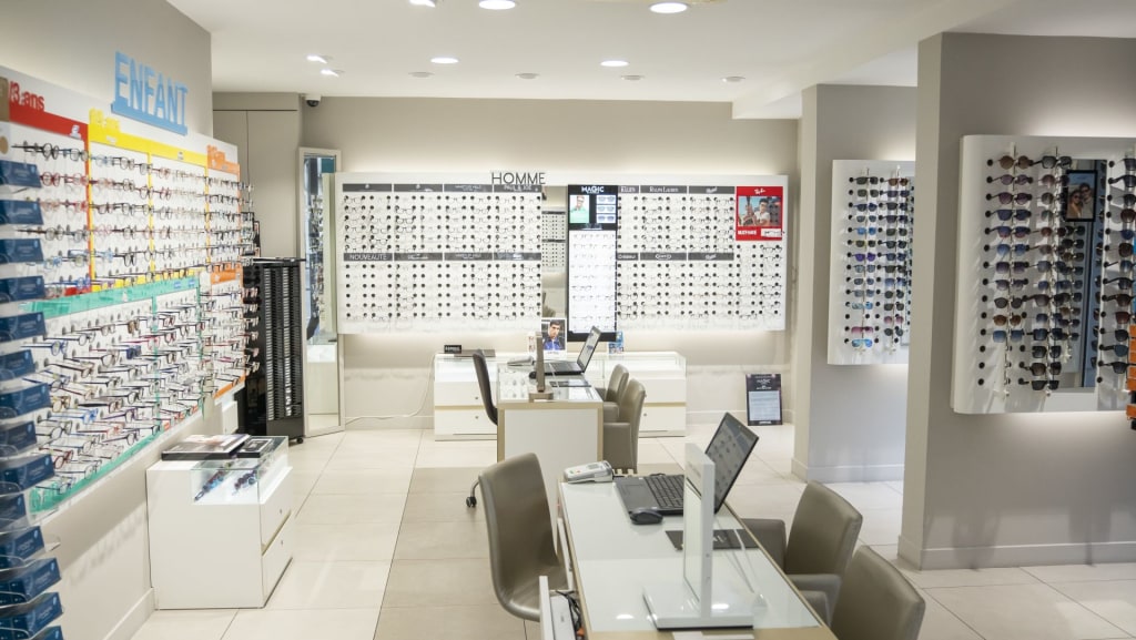 Magasin Opticien 102 rue Ordener 75018 PARIS intérieur