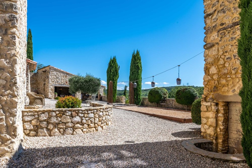 Photographs of Mas des Gardois villa in Provence - Image 23 of 58