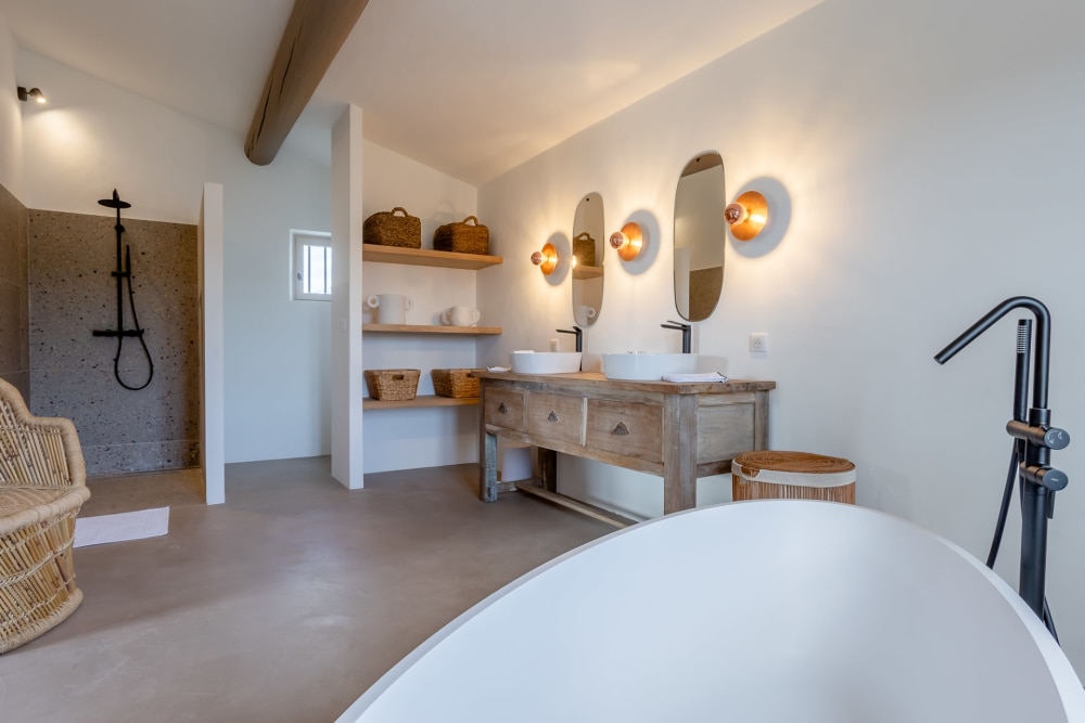 Photographs of Mas la Mirande villa in Provence - Image 41 of 49