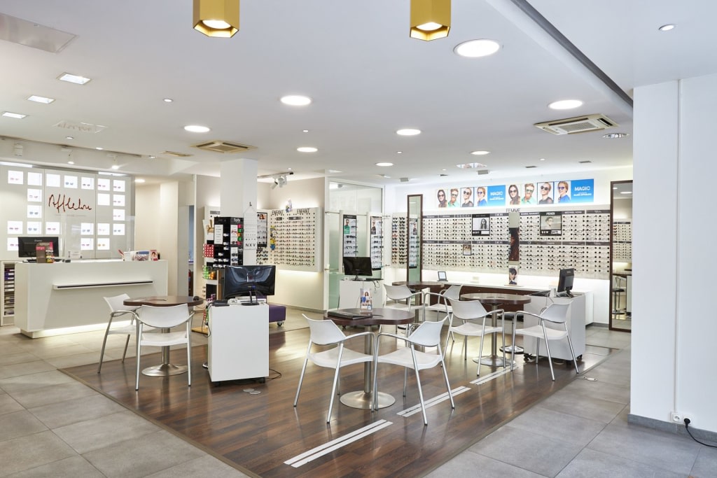 Magasin Opticien 6-7 place de Gaulle 06800 CAGNES-SUR-MER intérieur