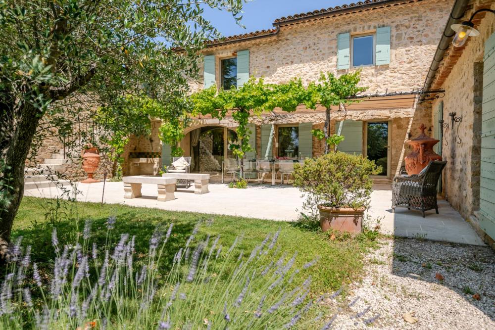 Photographs of Mas de Ribe villa in Provence - Image 4 of 50