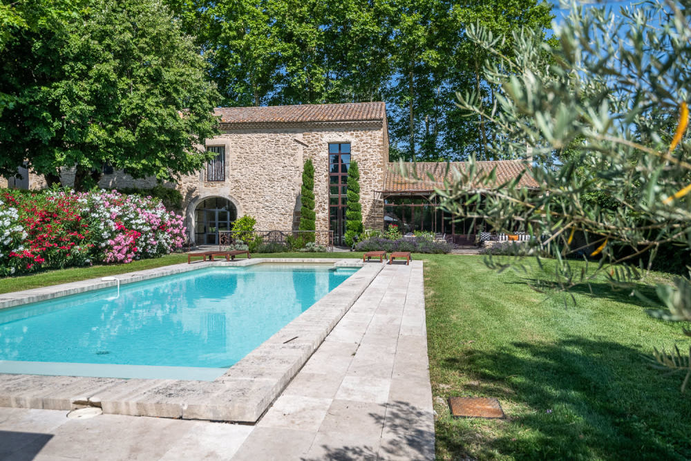 Photographs of Mas de la Sorgue villa in Provence - Image 2 of 45