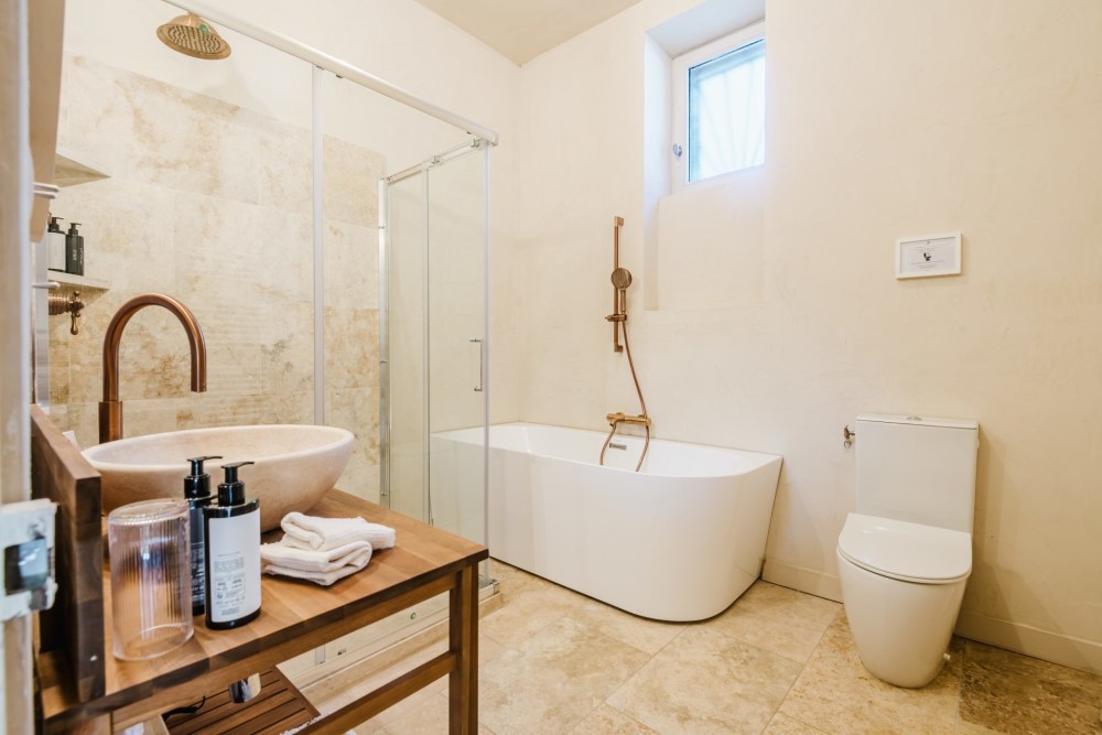 Photographs of Le Hameau de Sénanque villa in Provence - Image 29 of 60