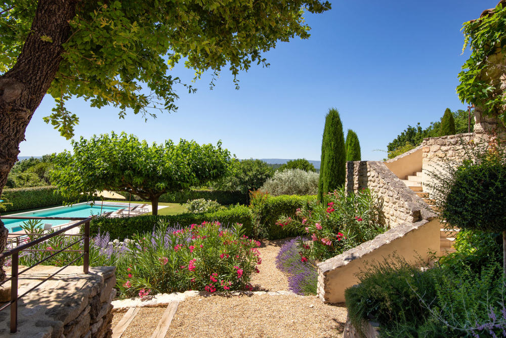 Photographs of Le Mas de la Route Neuve villa in Provence - Image 2 of 45