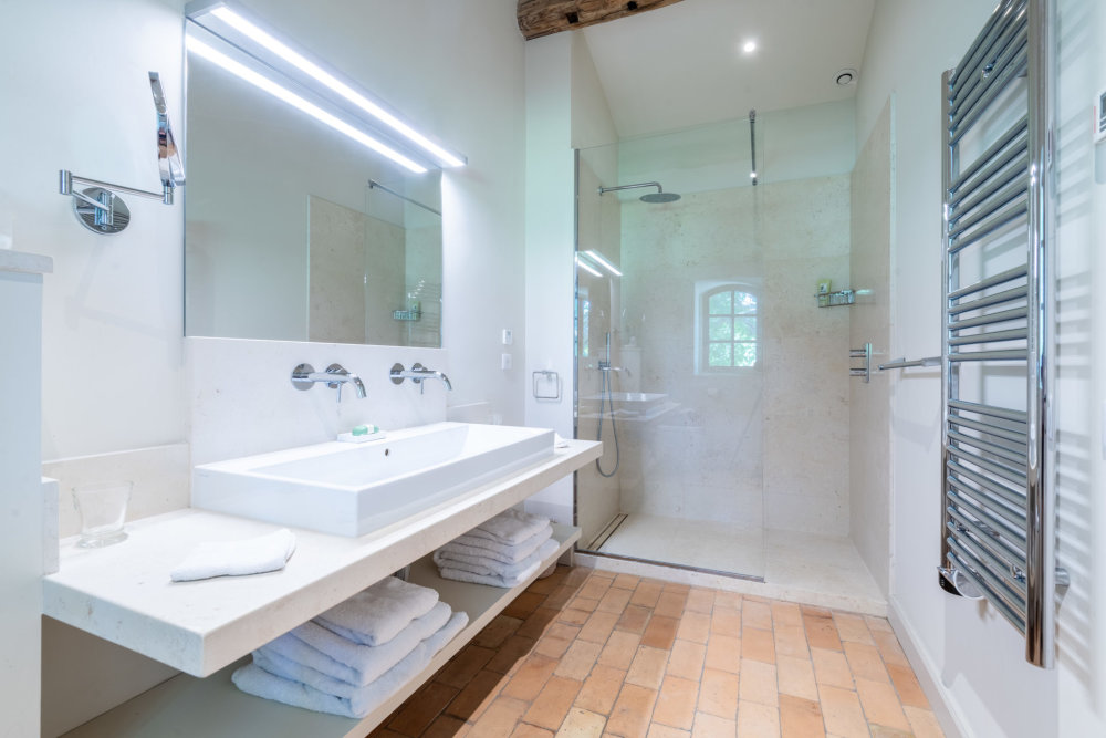 Photographs of Mas du Cardinal villa in Provence - Image 26 of 49