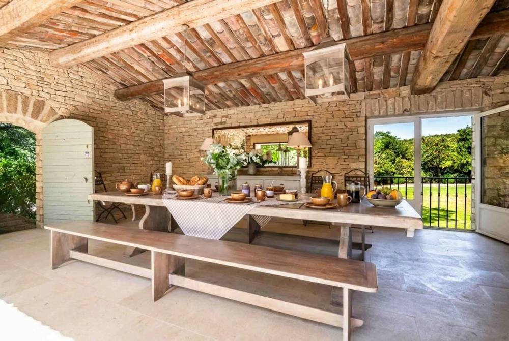 Photographs of Mas des Papillons villa in Provence - Image 28 of 45