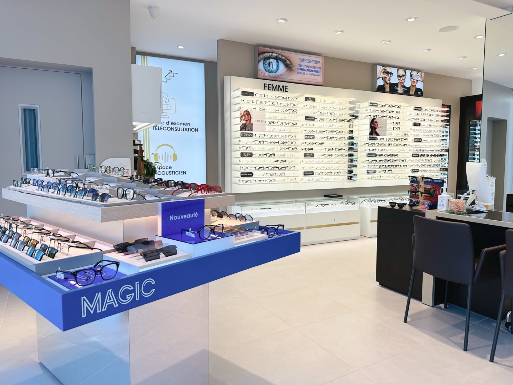 Magasin Opticien 2-4 place du Marché - 16 rue du Marché 77120 COULOMMIERS intérieur