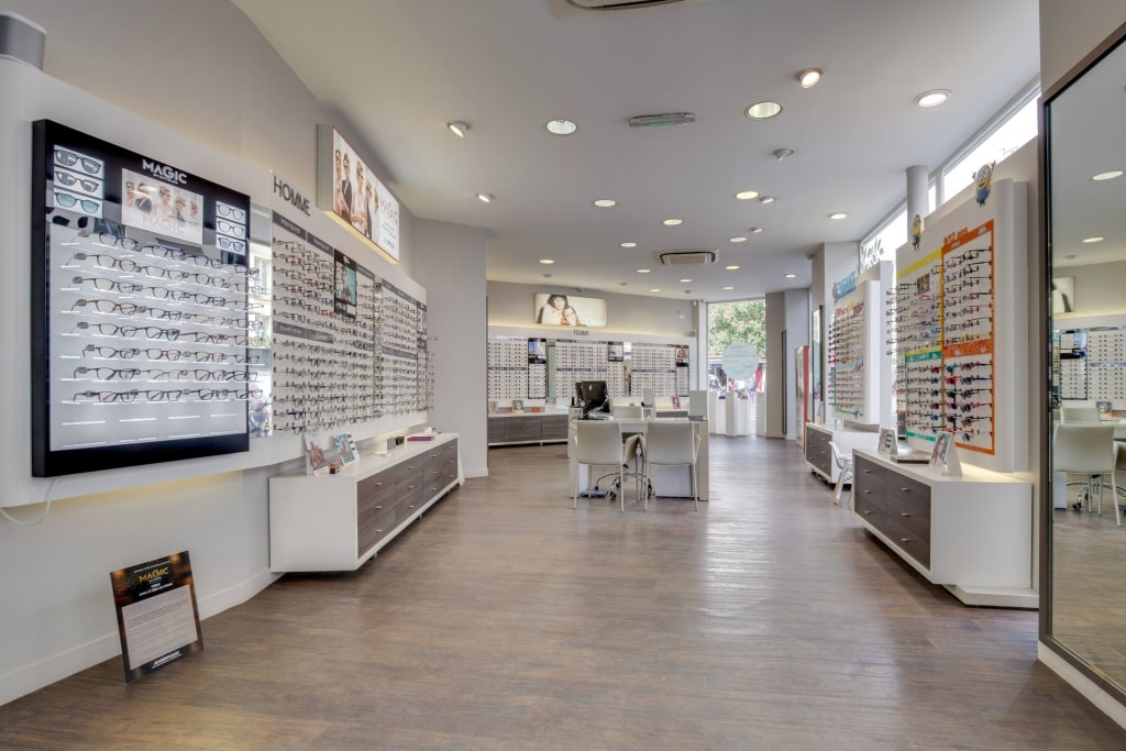Magasin Opticien 128 rue du Faubourg Saint Antoine 75012 PARIS intérieur