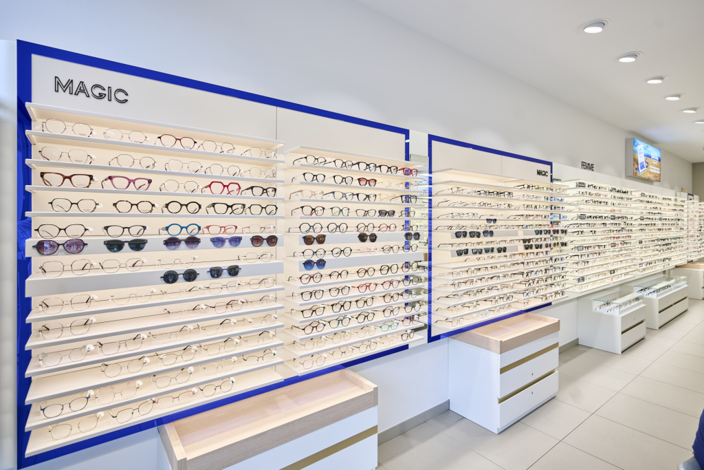 Magasin Opticien Centre Commercial CORA - Rue du Trieu Kaisin 1 6200 Chatelineau 6200 CHATELINEAU intérieur