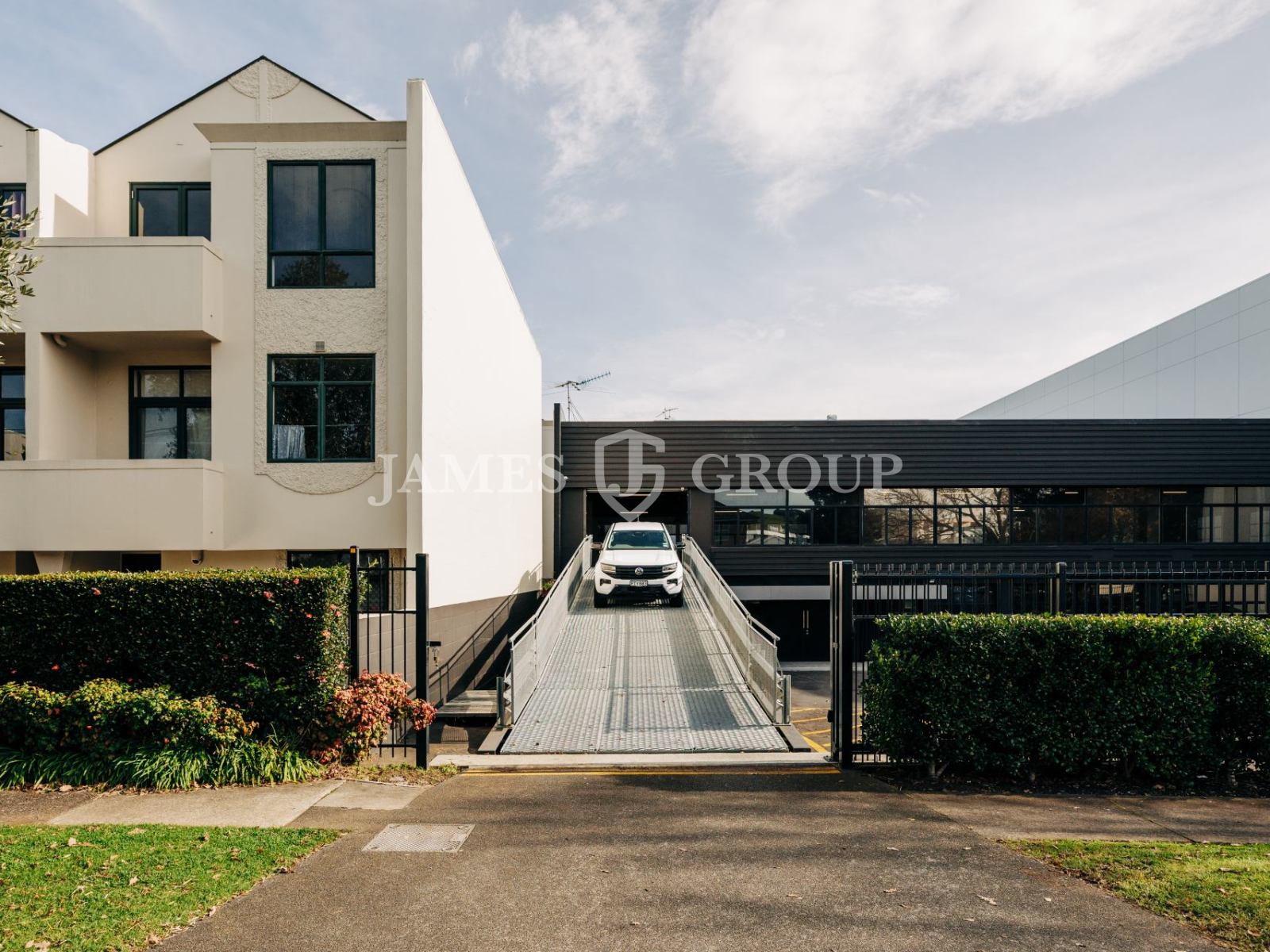 Office Or Warehouse Or High-end Showroom