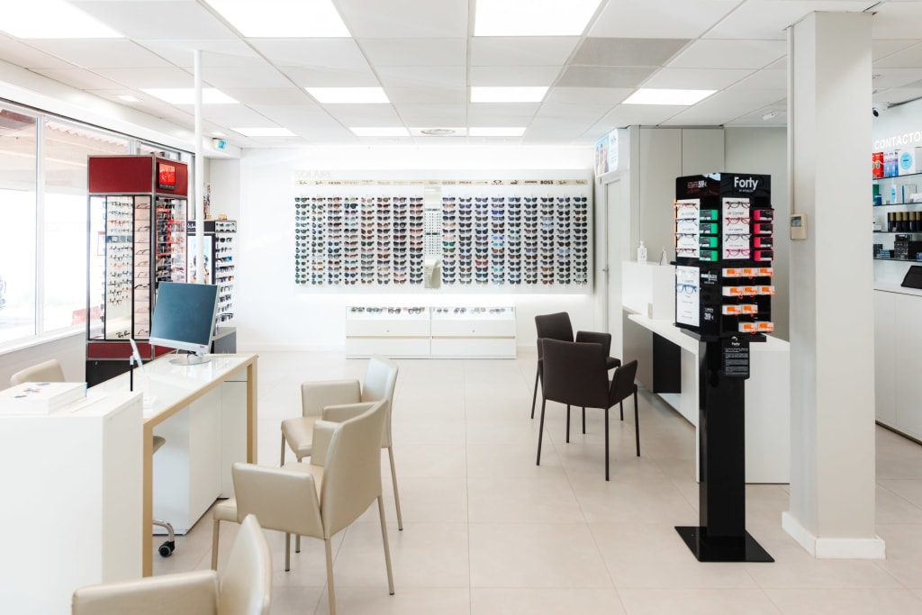 Magasin Opticien Zone commerciale La Carbonnière C.C. Casino 30190 LA CALMETTE intérieur