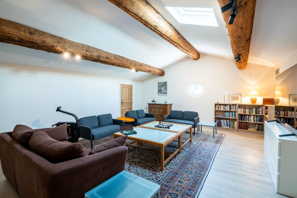 Photographs of Mas du Lauzange villa in Provence - Image 35 of 43