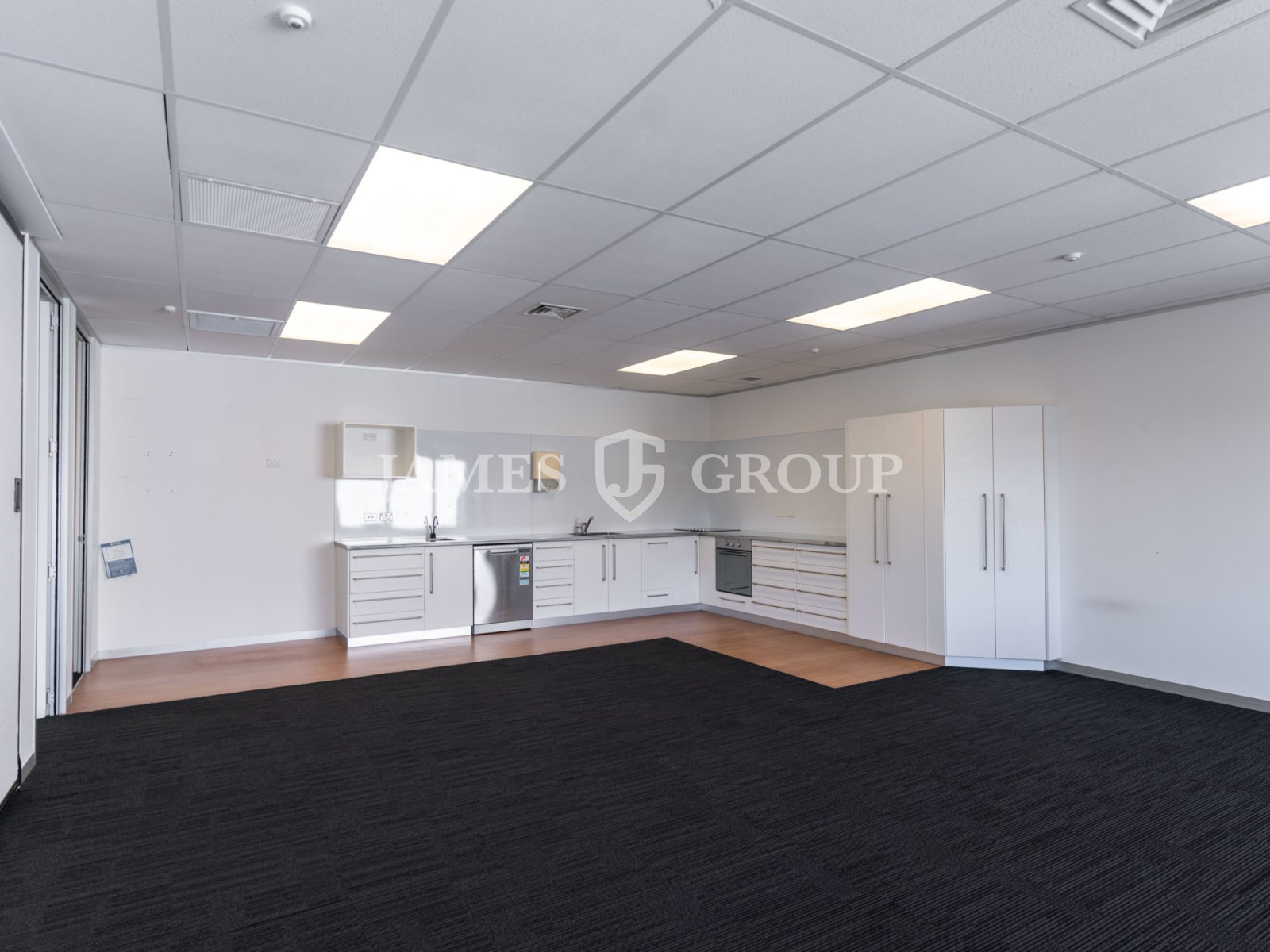 80m² Office Suite With Excellent Location In Epsom