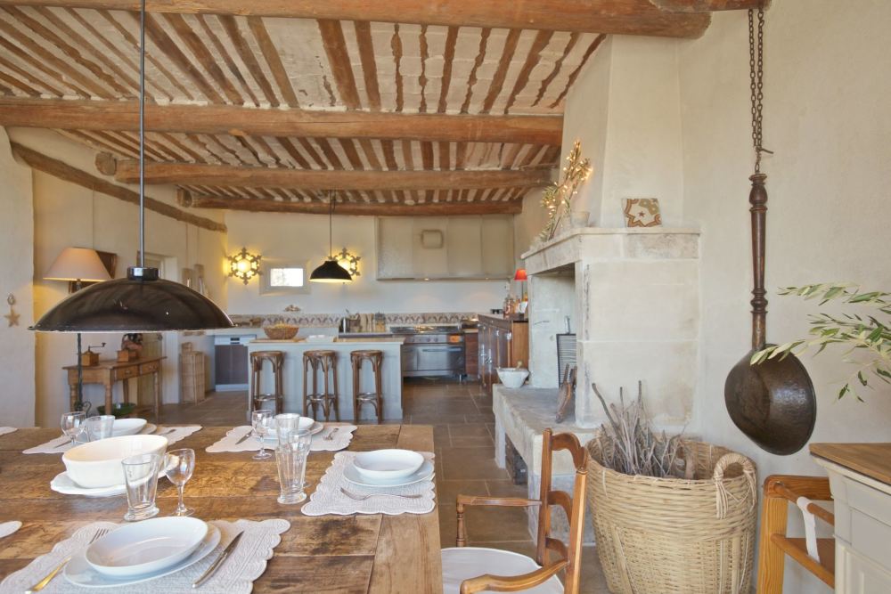Photographs of Mas de la Galifette villa in Provence - Image 6 of 37