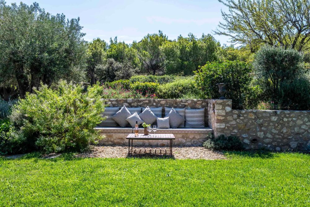 Photographs of Mas des Promesses villa in Provence - Image 48 of 52