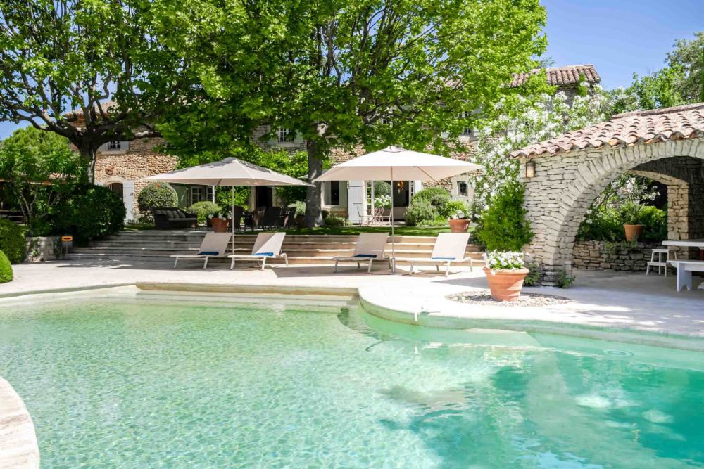 Photographs of Mas des Papillons villa in Provence - Image 2 of 45