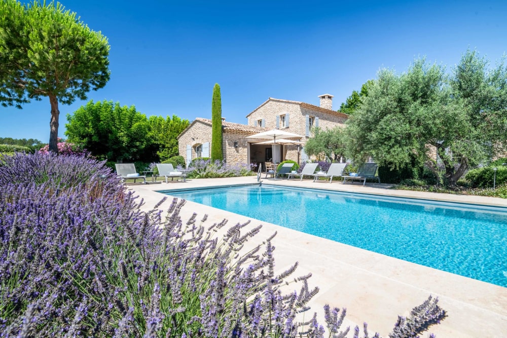 Photographs of Mas des Murets villa in Provence - Image 1 of 48