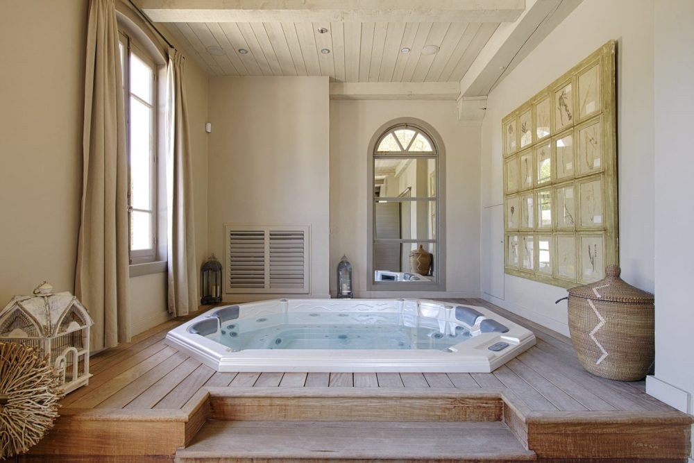 Photographs of Domaine de Villeblanche villa in Provence - Image 49 of 58