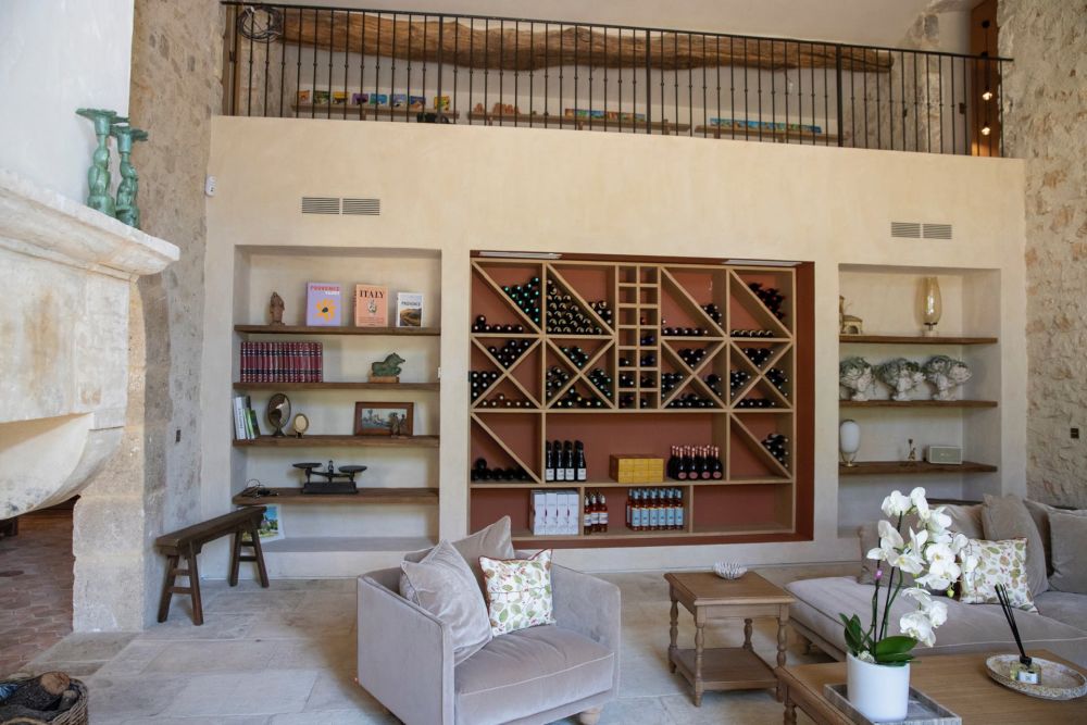 Photographs of Domaine des Murmures villa in Provence - Image 10 of 52