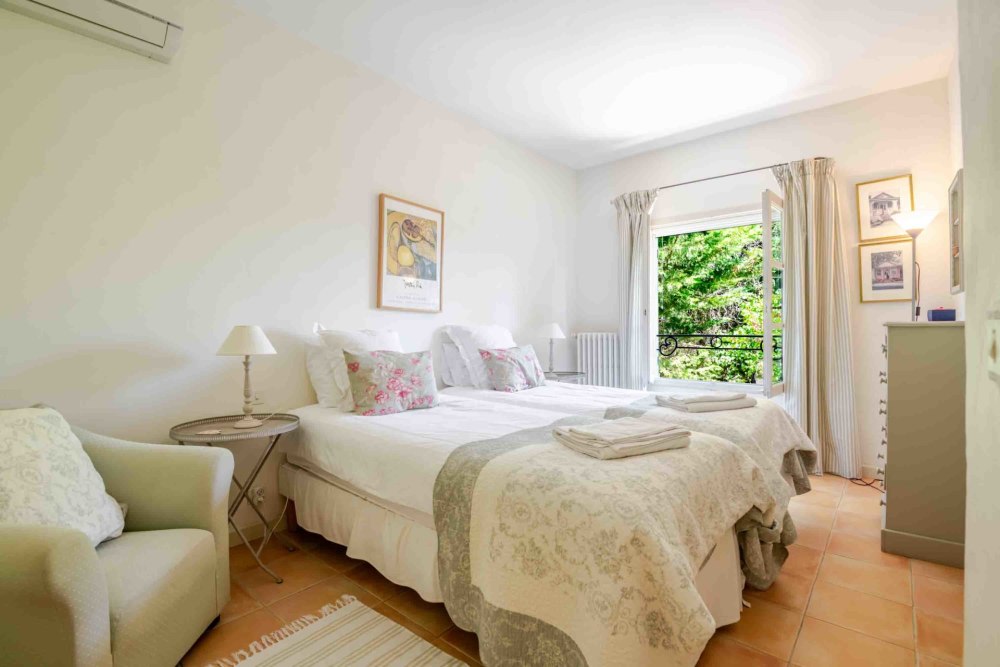 Photographs of Bastide de La Douceur villa in Provence - Image 17 of 31