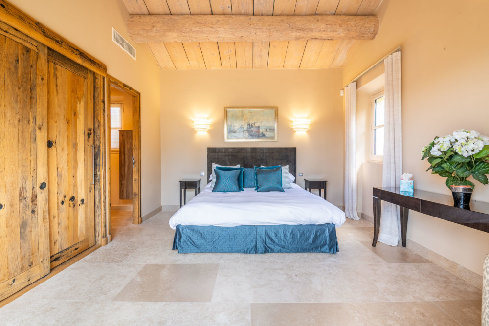 Photographs of Mas la Boheme villa in Provence - Image 27 of 44