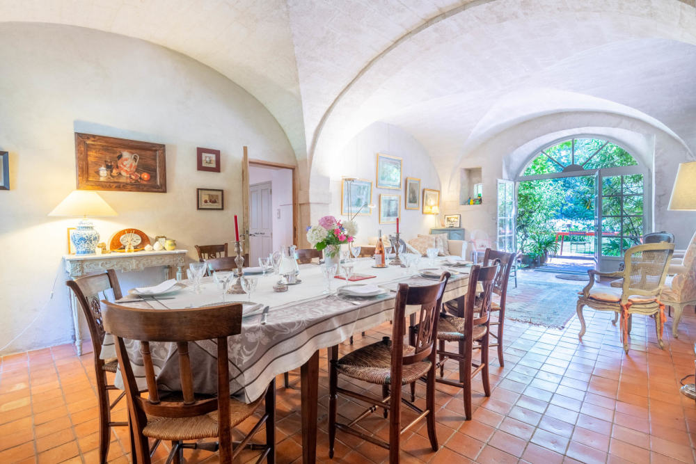Photographs of Mas de Montolivet villa in Provence - Image 8 of 42
