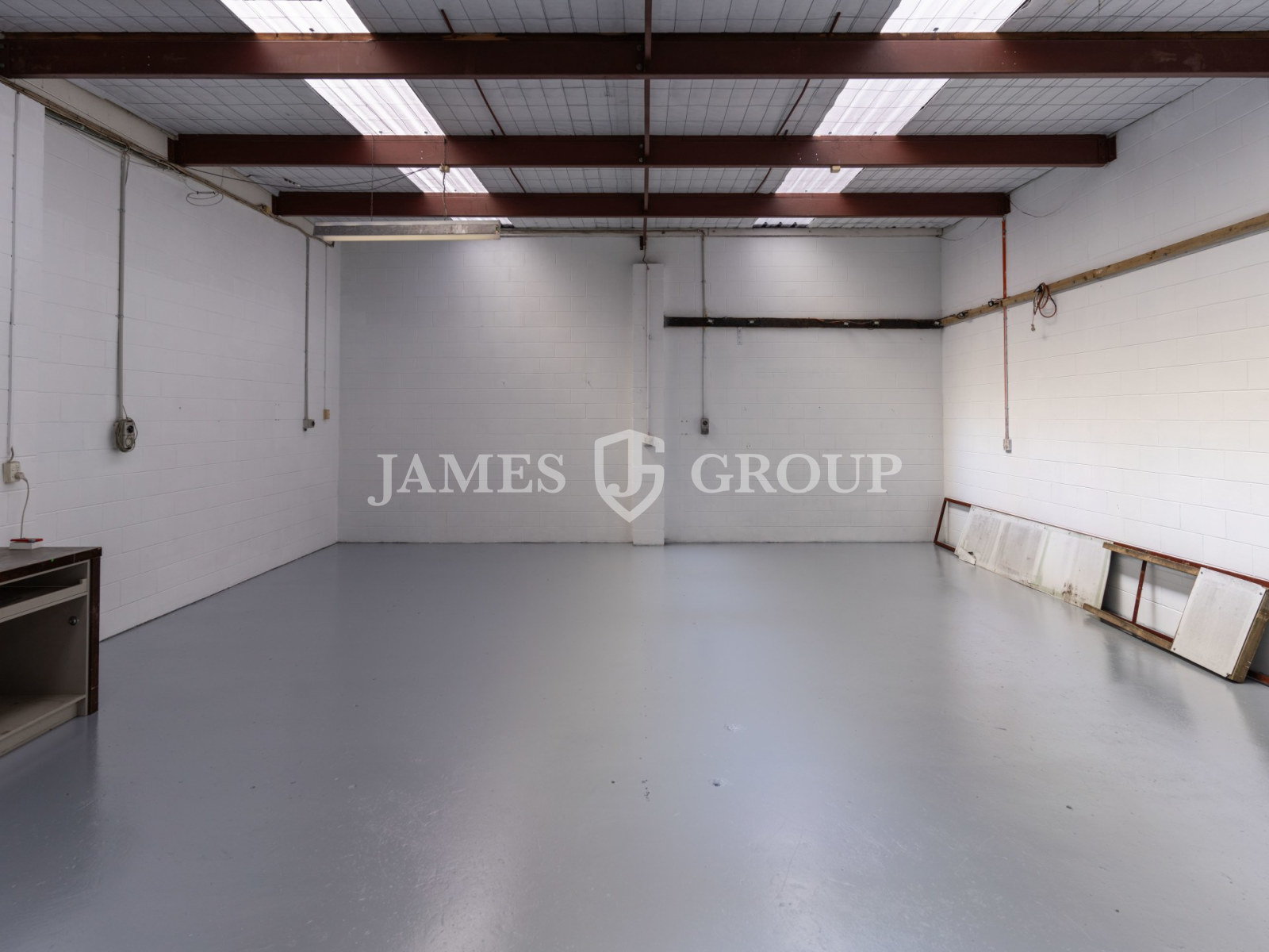 Refurbished 91m2 Wiri Unit