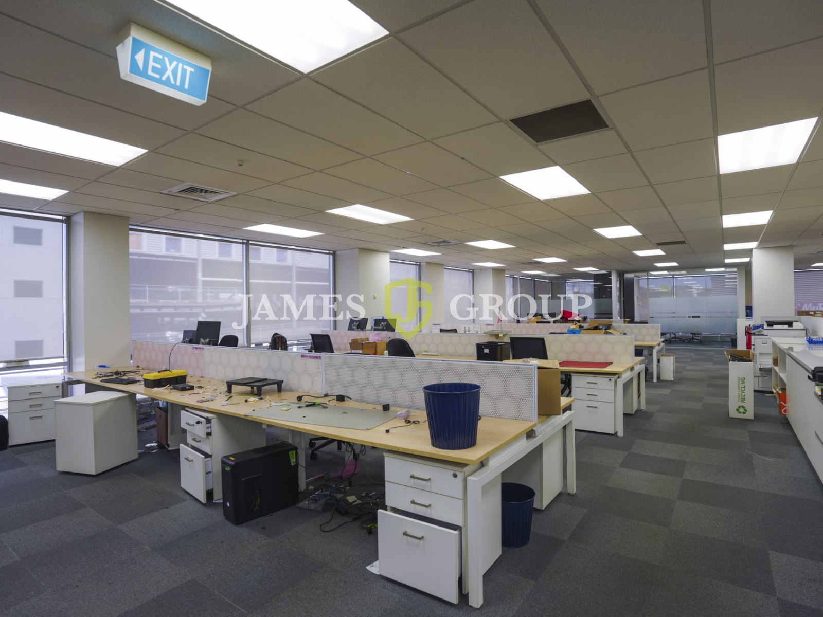 Full Floor With Impressive Fit-out