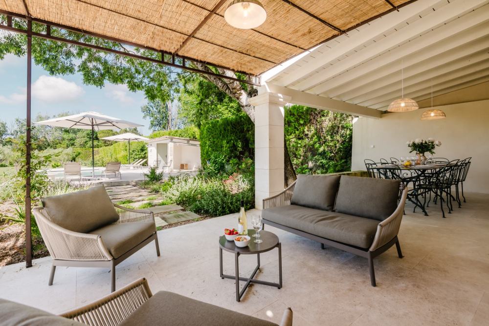 Photographs of Bijou de Paradou villa in Provence - Image 4 of 36