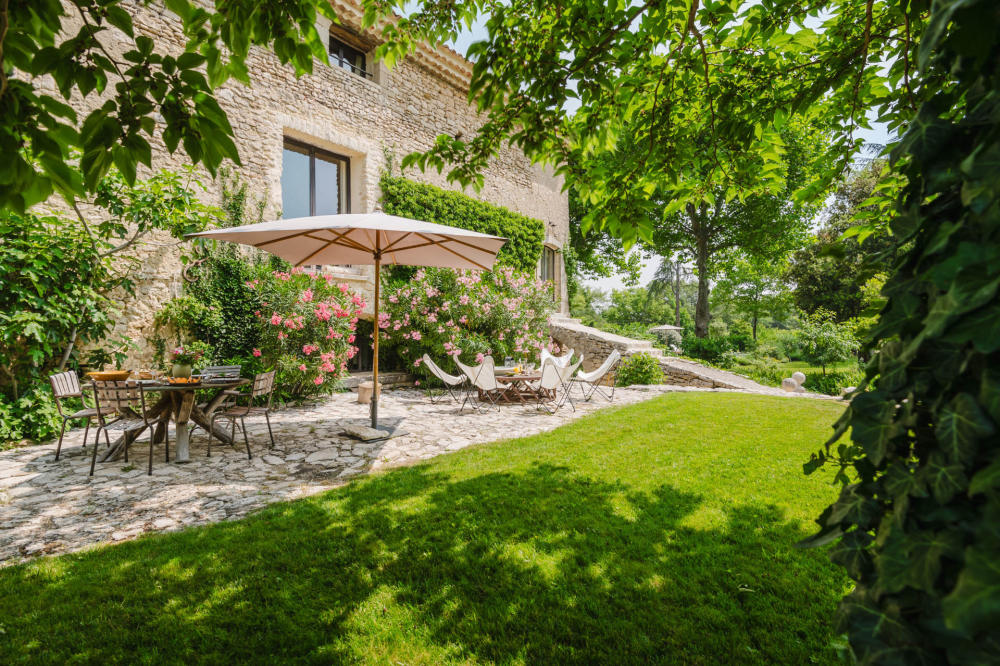 Photographs of Mas des Bleuets villa in Provence - Image 19 of 44