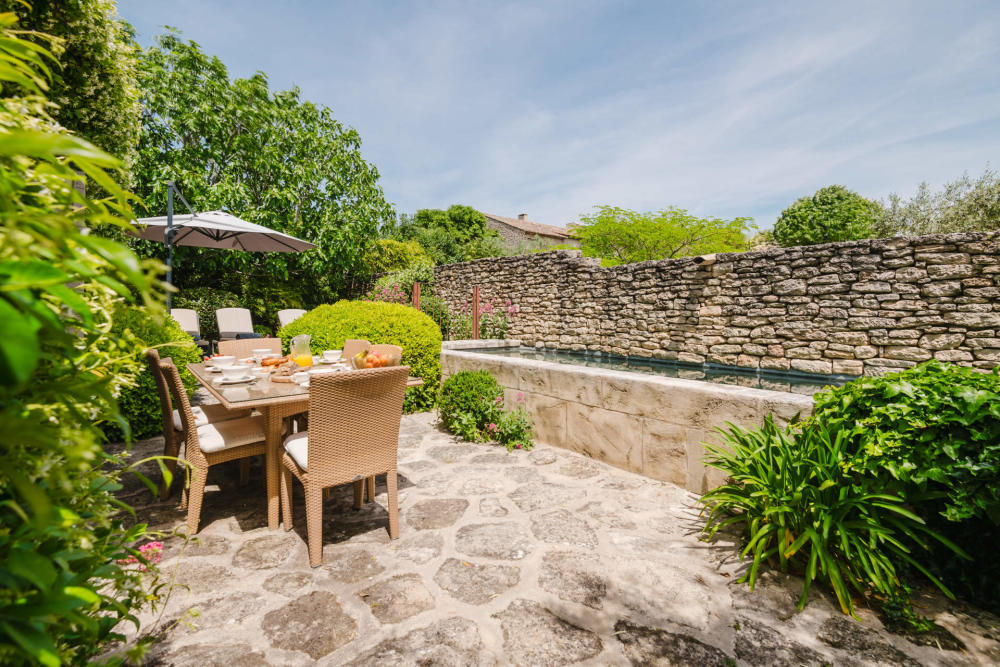 Photographs of La Maison de Cabrières villa in Provence - Image 2 of 27