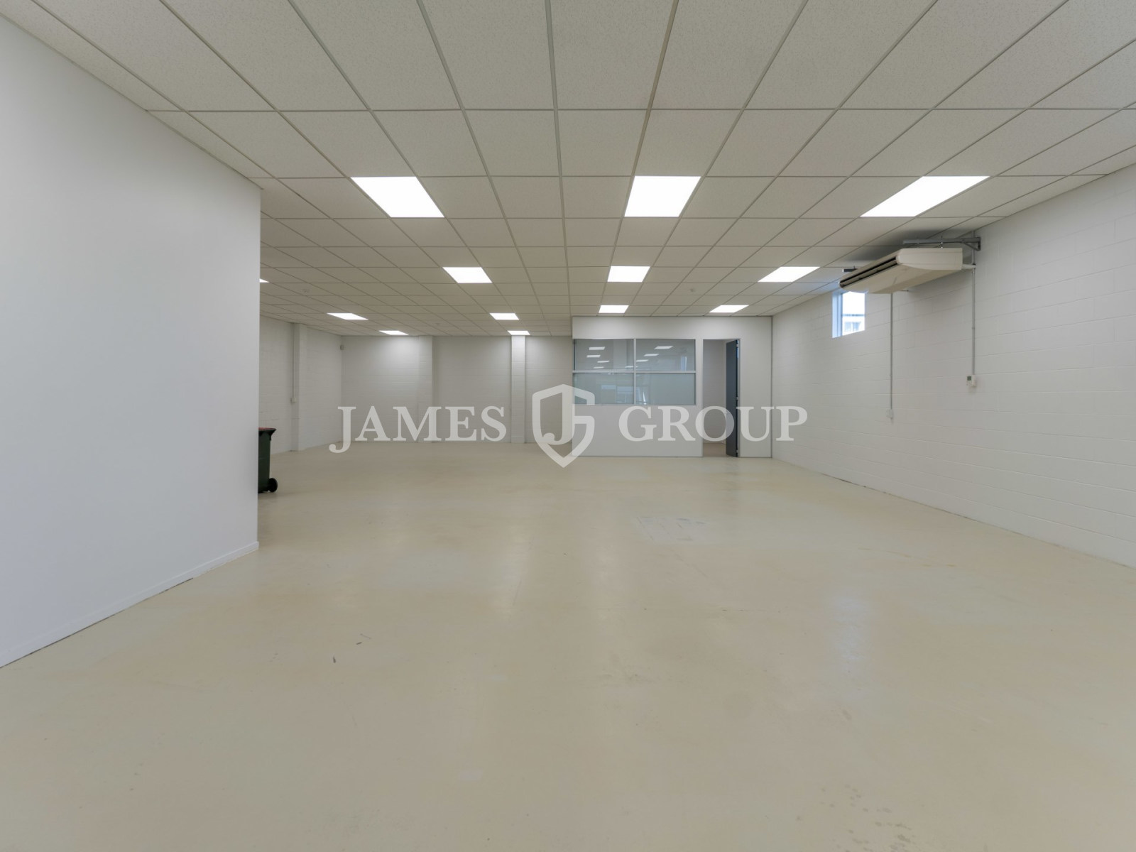 Three-phase 330m² Industrial Opportunity
