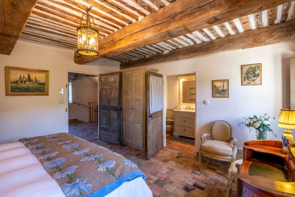 Photographs of Domaine du Lys villa in Provence - Image 18 of 45