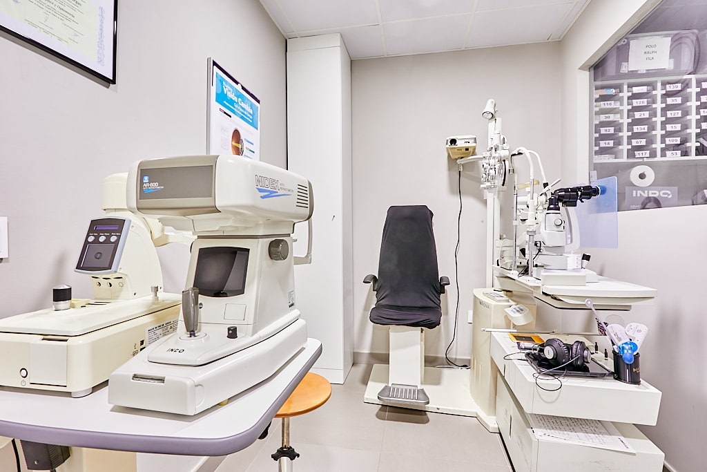 Tienda Óptico C.C.  CARREFOUR AZNALFARACHE - CTRA. SAN JUAN AZNALFARACHE-TOMARES km, 1 41920 SEVILLA interior