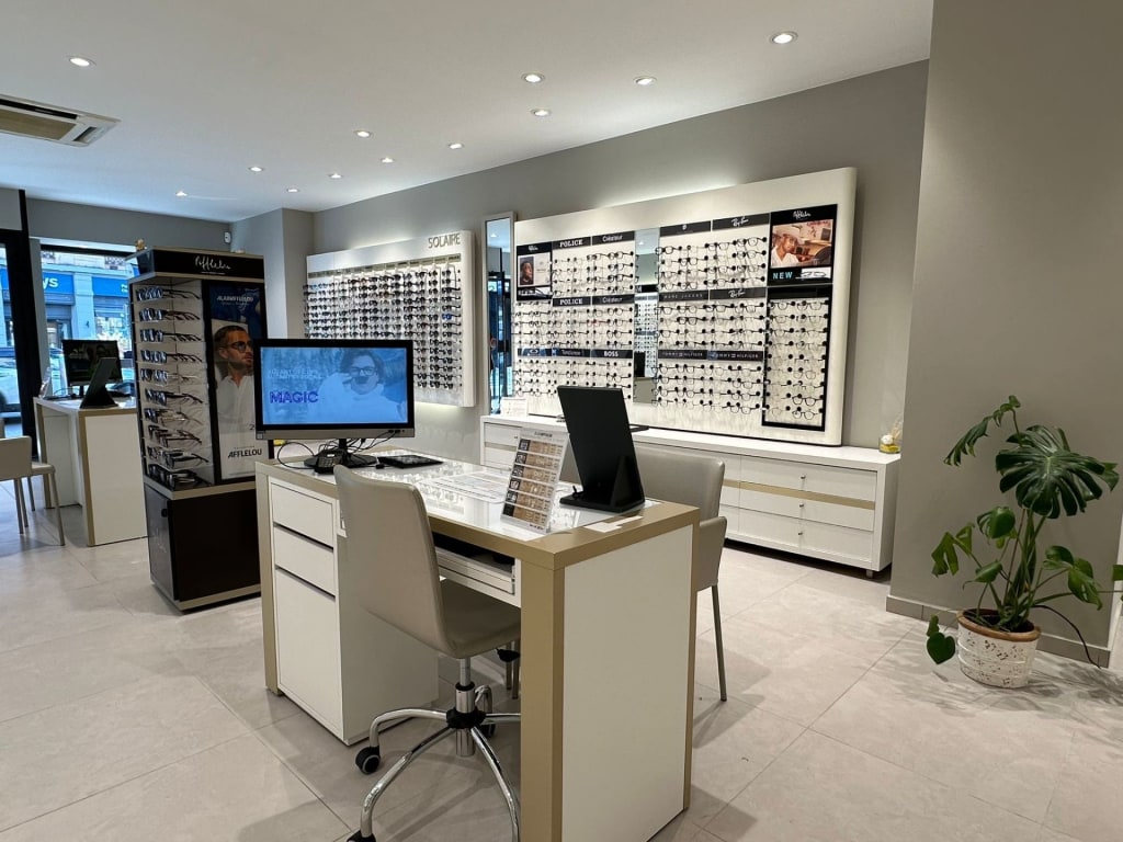 Magasin Opticien 6 rue de la Pêcherie 69170 TARARE intérieur