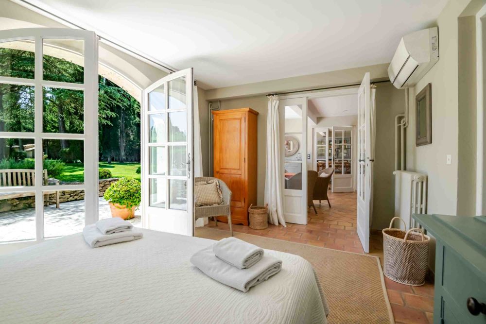 Photographs of Bastide de La Douceur villa in Provence - Image 11 of 31