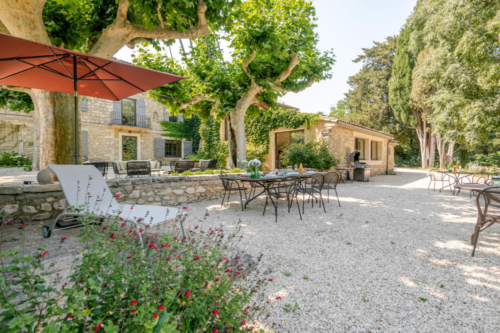 Photographs of Mas des Pêchers villa in Provence - Image 4 of 52