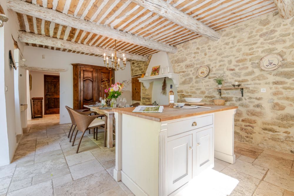Photographs of Mas d’Oppede villa in Provence - Image 6 of 36