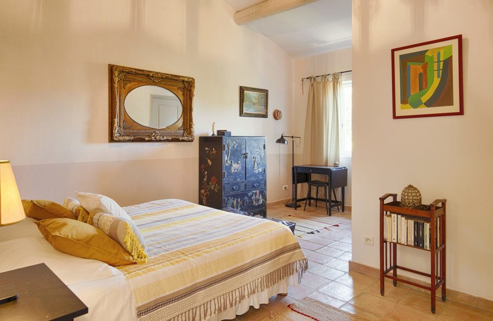 Photographs of Mas de Roquebrune villa in Provence - Image 22 of 32