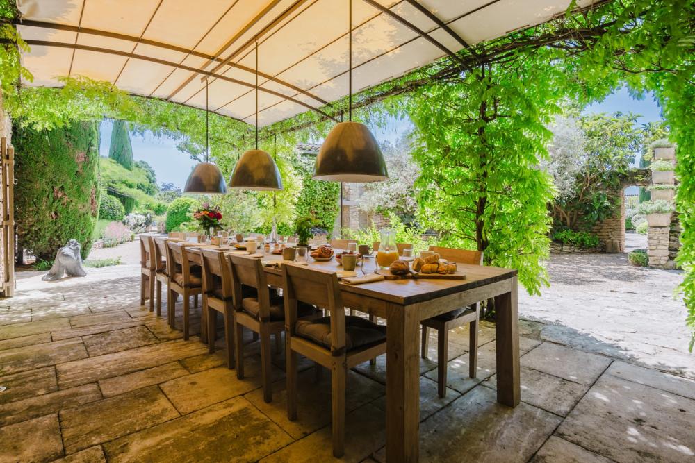 Photographs of Mas la Bergerie de Cabrieres villa in Provence - Image 3 of 56